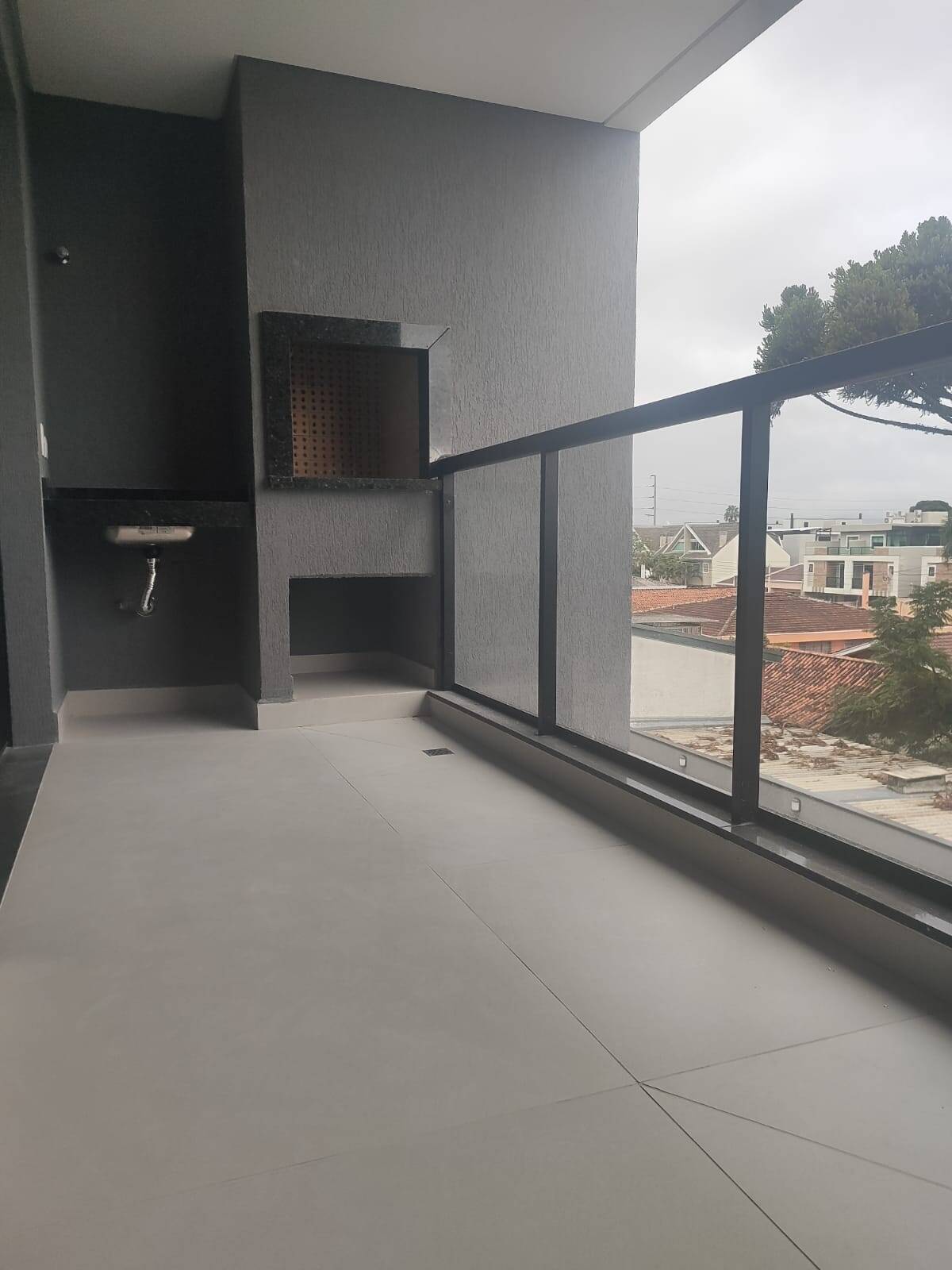 Apartamento à venda com 3 quartos, 96m² - Foto 2