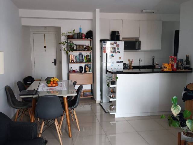 #319 - Apartamento para Venda em Curitiba - PR - 2