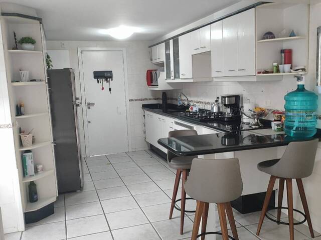 Sobrado para Venda em Curitiba - 5