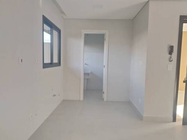 Sobrado para Venda em Curitiba - 5